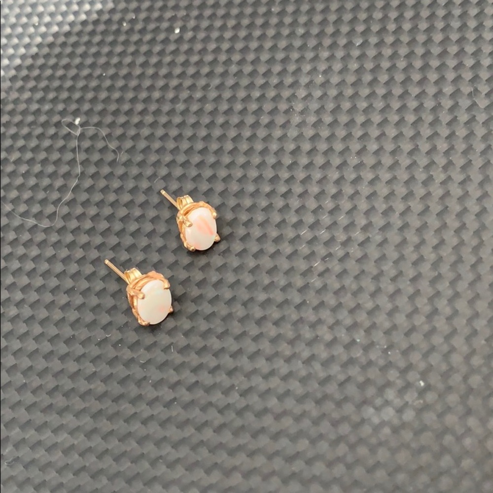 Opal stud earrings - Picture 2 of 3